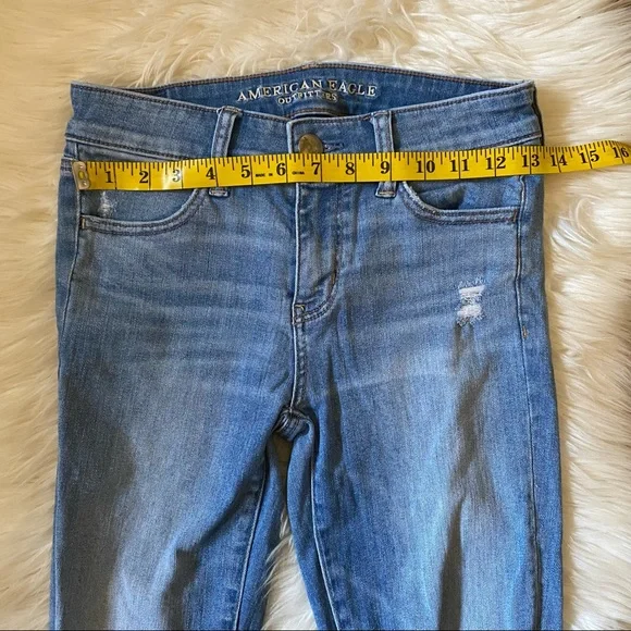 ❌SOLD❌ AMERICAN EAGLE LIGHT DENIM DISTRESSED JEGGING - Picture 7 of 9